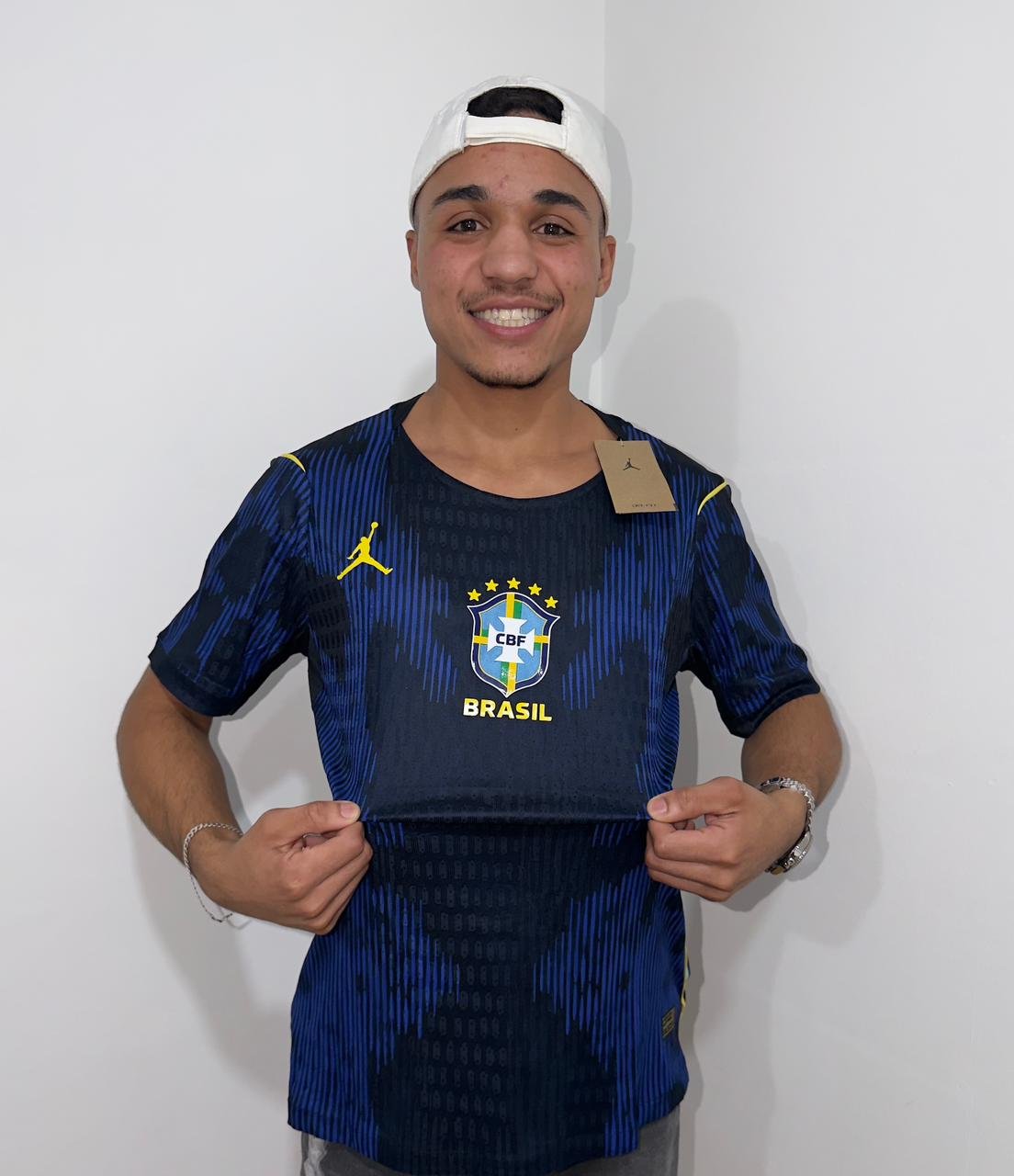 Camisa Seleção Brasileira Azul Modelo Torcedor
